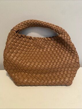 BC Bag Tan color, Vegan, woven material.